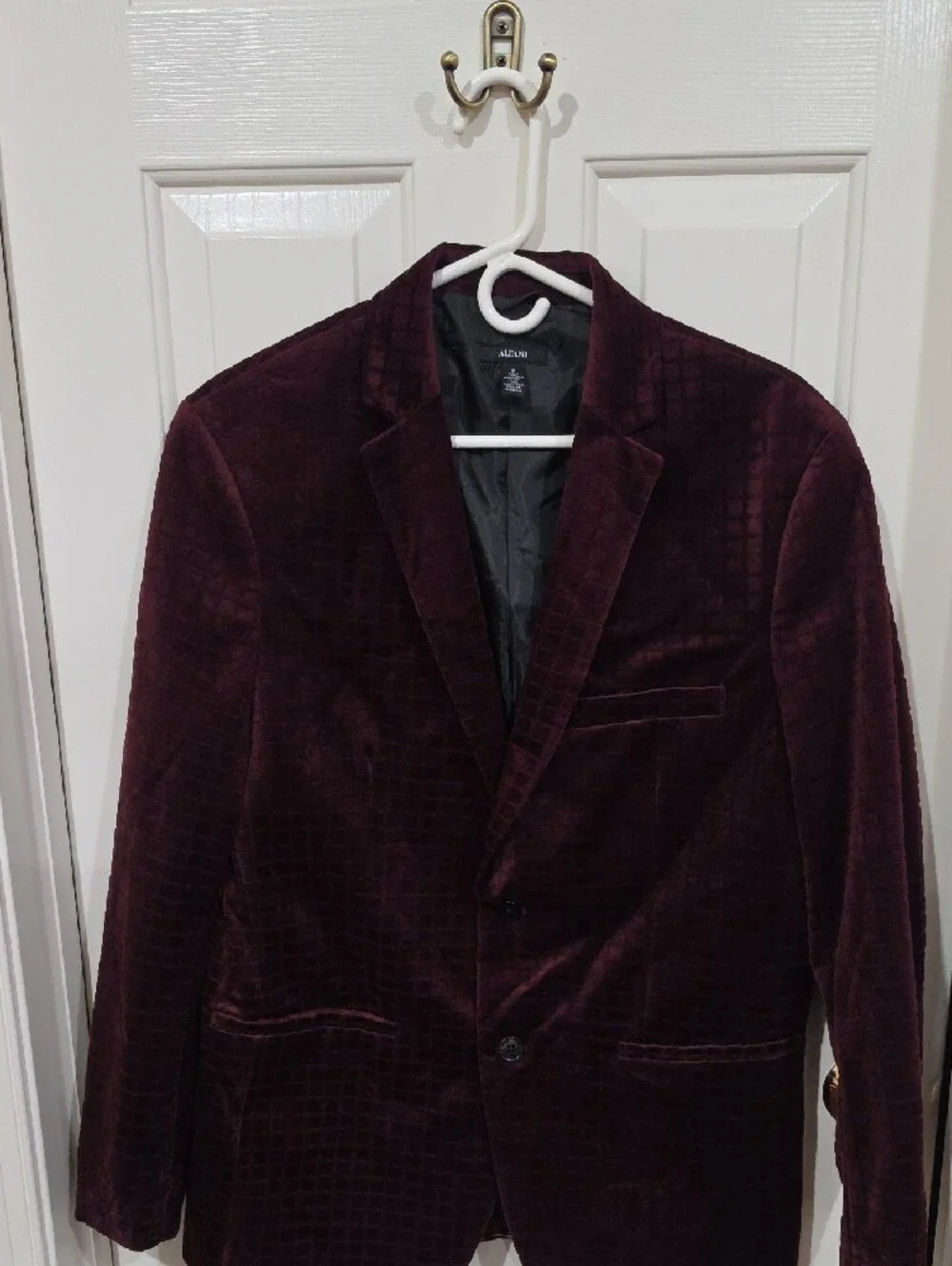 Alfani Men’s Slim-Fit Burgundy Velour/Velvet Sport Coat Blazer Jacket Size- M